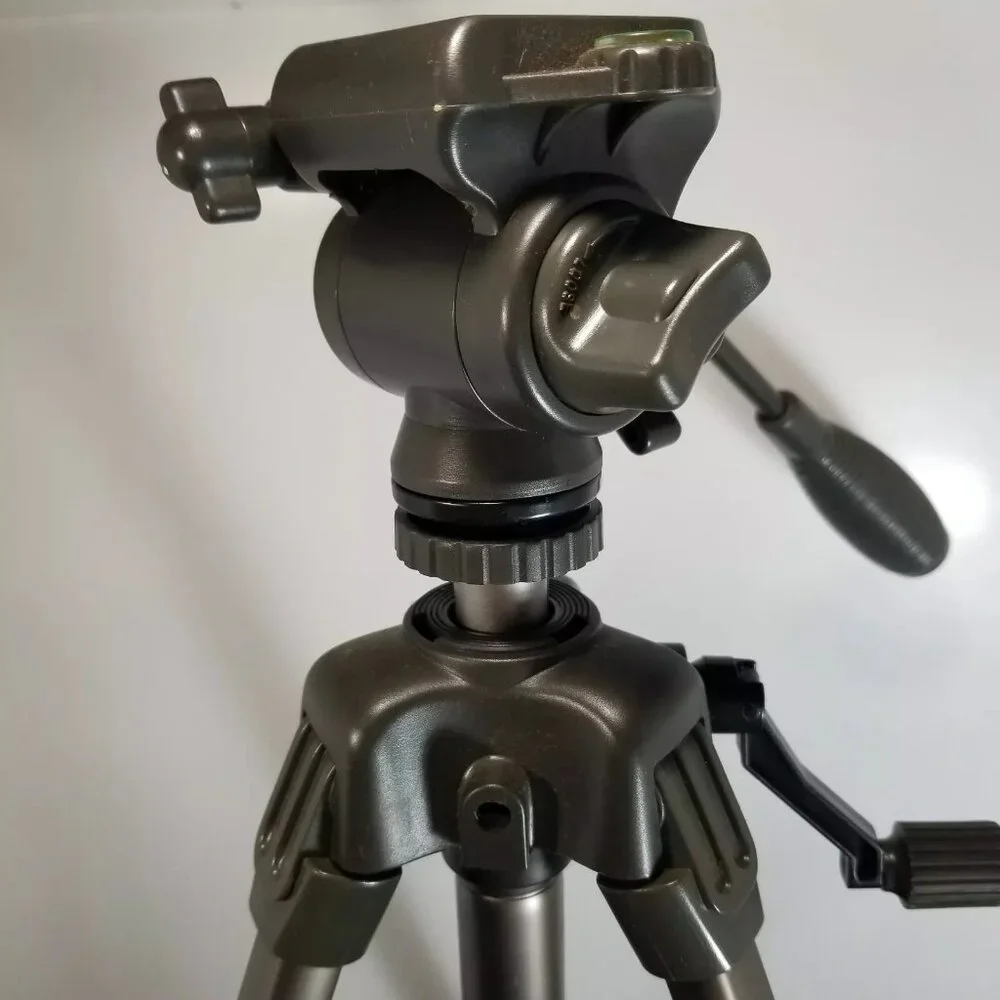 Radio Shack Camera Tripod RST-84V Photography - Pre-Owned